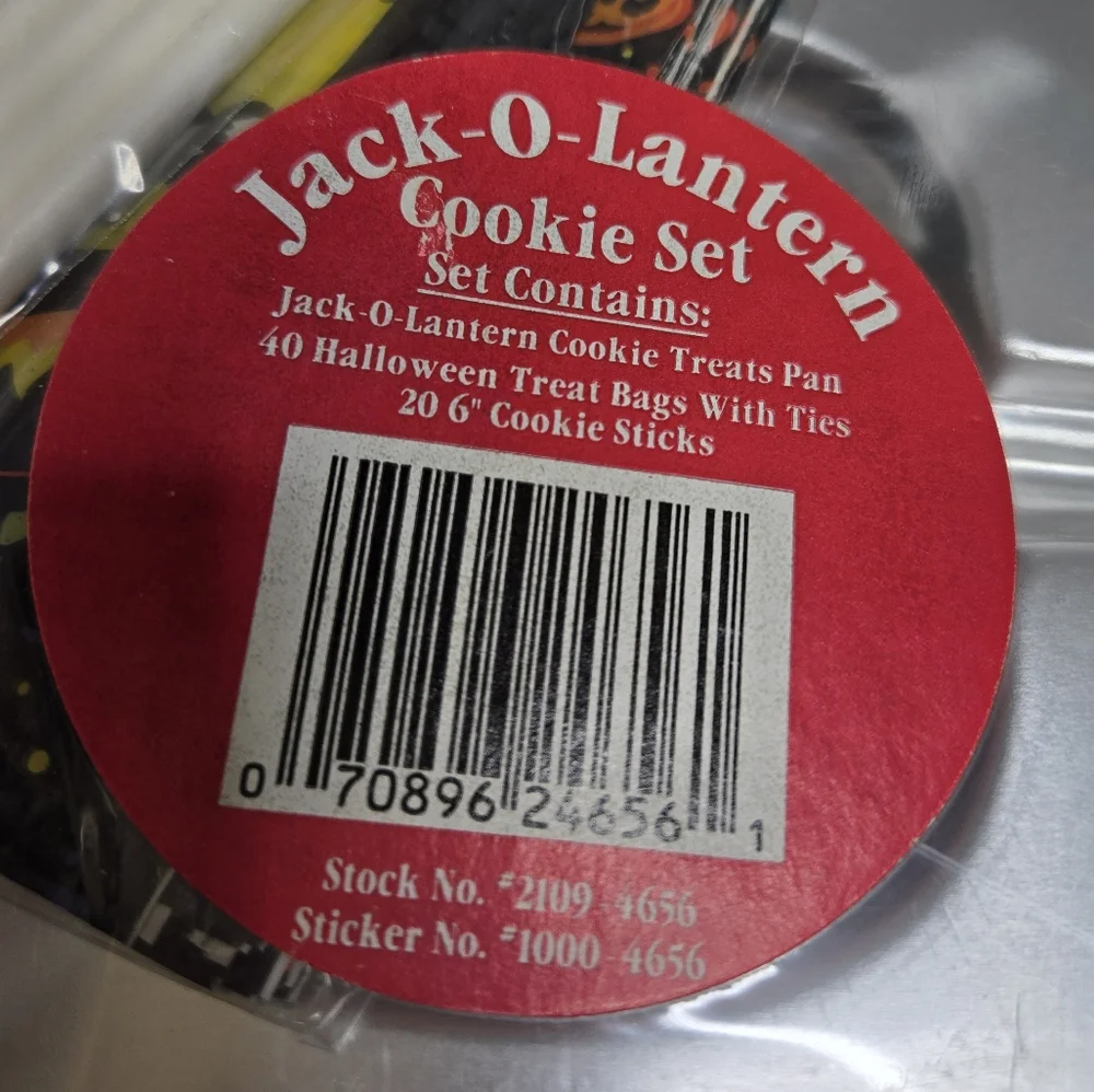 NEW Vintage 90s Wilton jack-o-lantern cookie set treat pan with sticks treat bag